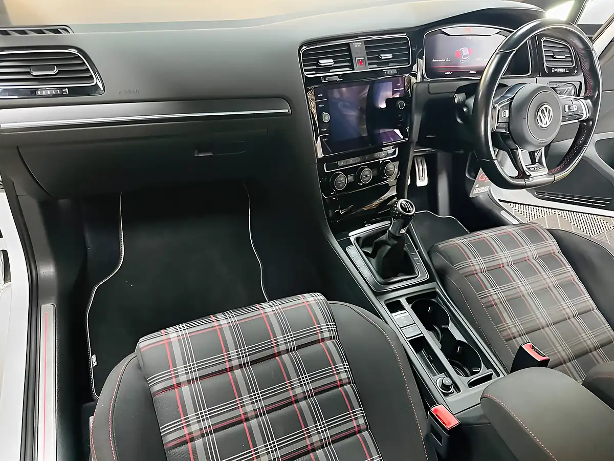 Used 2019 Volkswagen Golf GTI Performance White - Interior and Exterior details 5