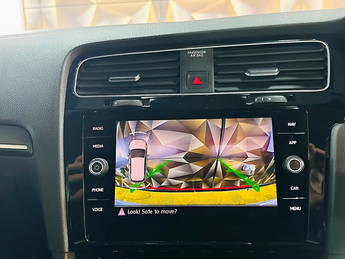 Used 2019 Volkswagen Golf GTI Performance White - Interior and Exterior details 9