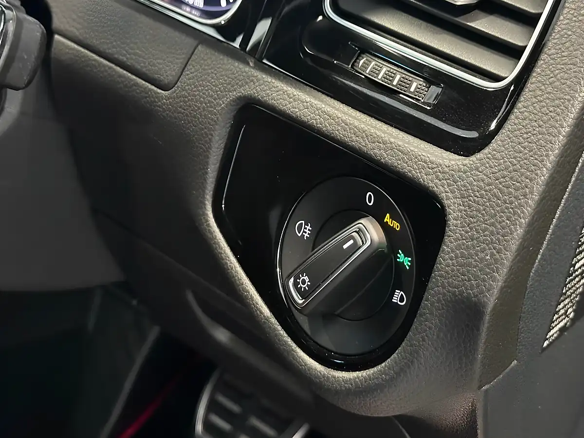 Used 2019 Volkswagen Golf GTI Tcr Nardo Grey - Interior and Exterior details 12