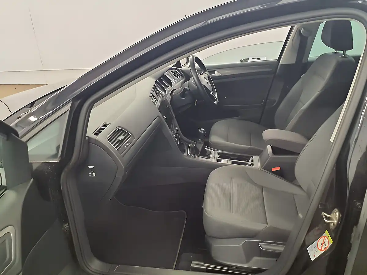 Used 2019 Volkswagen Golf Match Edition Black - Interior and Exterior details 9