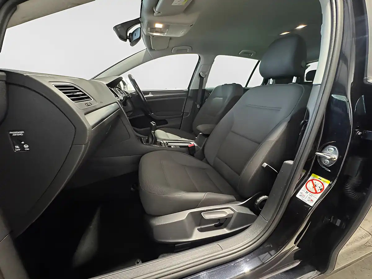 Used 2019 Volkswagen Golf Match Edition Black - Interior and Exterior details 9