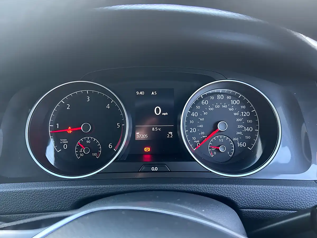 Used 2019 Volkswagen Golf Match Edition Silver - Interior and Exterior details 16