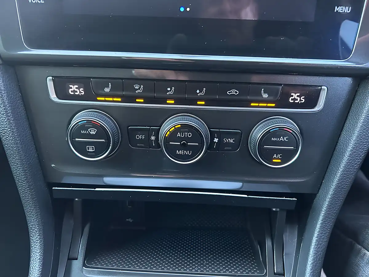 Used 2019 Volkswagen Golf Match Edition Silver - Interior and Exterior details 19