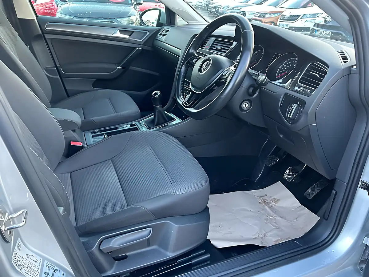 Used 2019 Volkswagen Golf Match Edition Silver - Interior and Exterior details 4