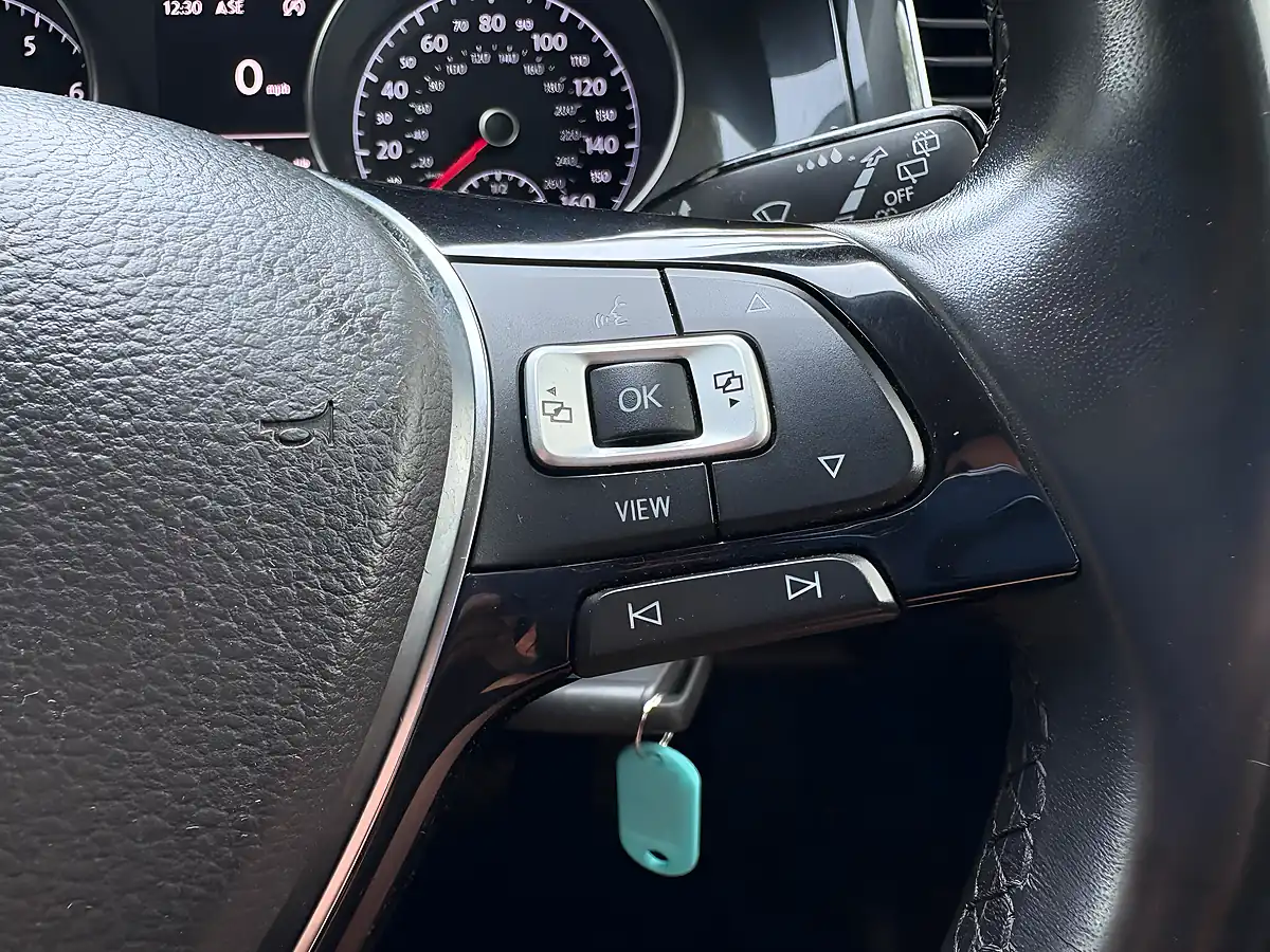 Used 2019 Volkswagen Golf Match Edition Silver - Interior and Exterior details 19