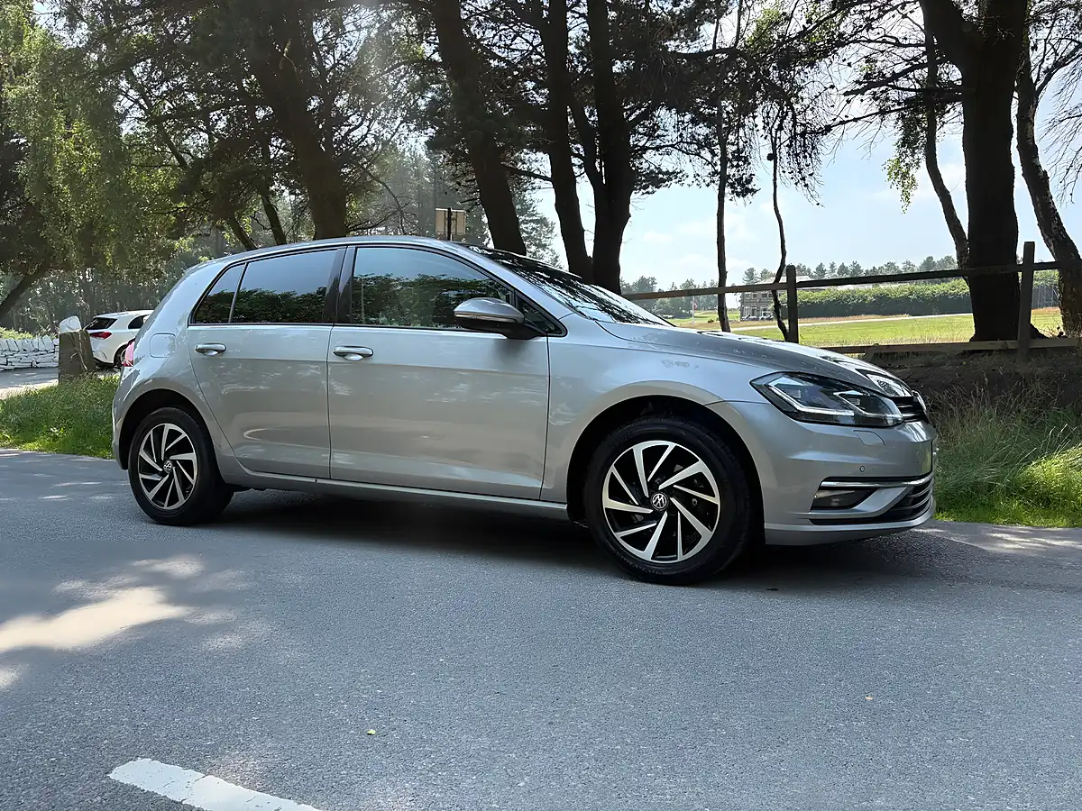 Used 2019 Volkswagen Golf Match Edition Silver - Interior and Exterior details 3