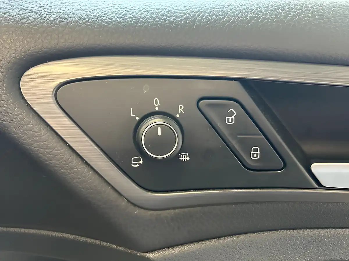 Used 2019 Volkswagen Golf Match Edition Silver - Interior and Exterior details 14