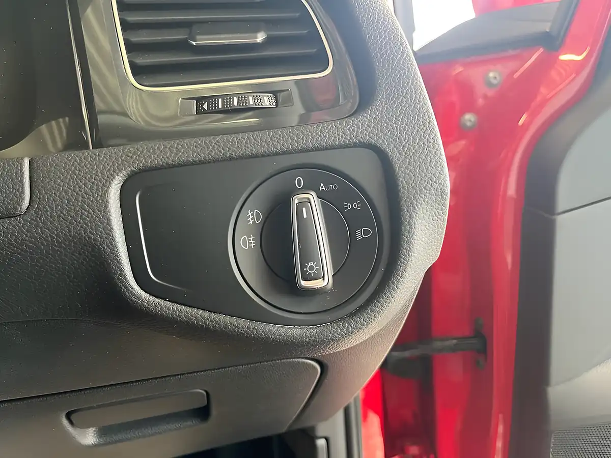 Used 2019 Volkswagen Golf Match Edition Tornado Red - Interior and Exterior details 11