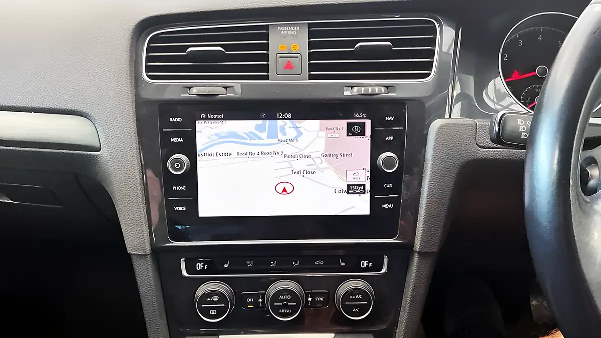 Used 2019 Volkswagen Golf Match Edition White - Interior and Exterior details 7