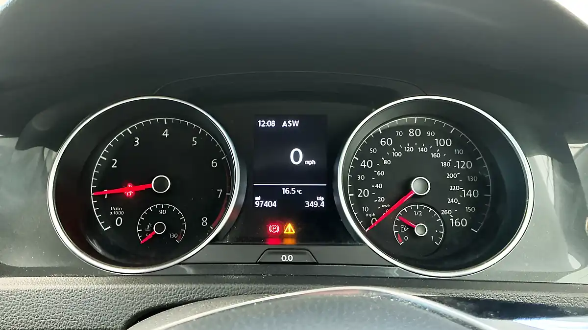 Used 2019 Volkswagen Golf Match Edition White - Interior and Exterior details 8