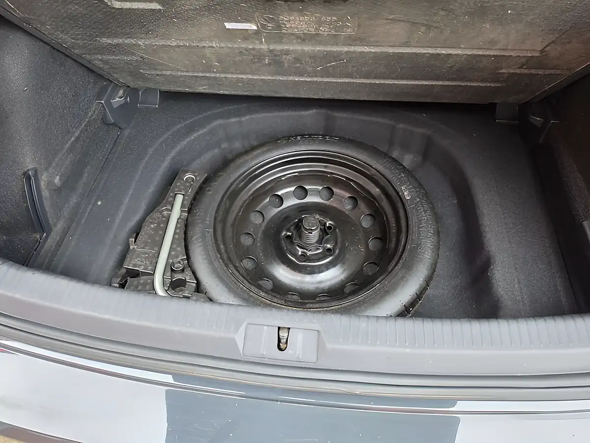 Used 2019 Volkswagen Golf Match Grey - Interior and Exterior details 11