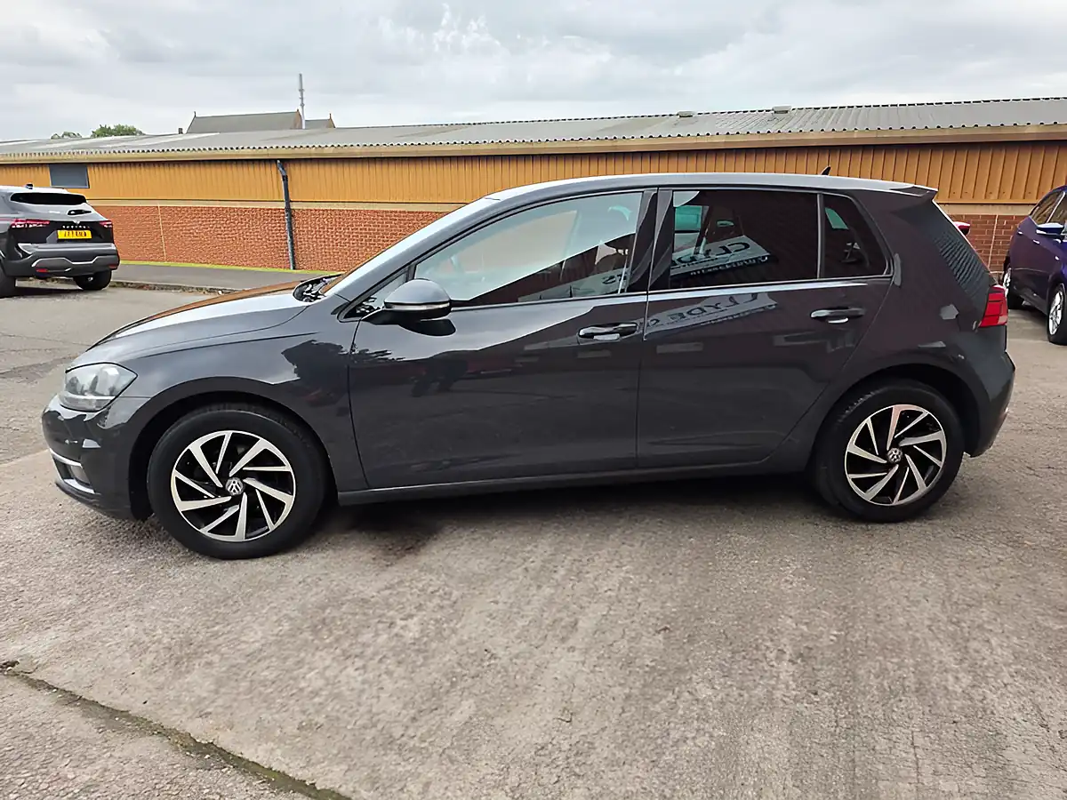 Used 2019 Volkswagen Golf Match Grey - Interior and Exterior details 5