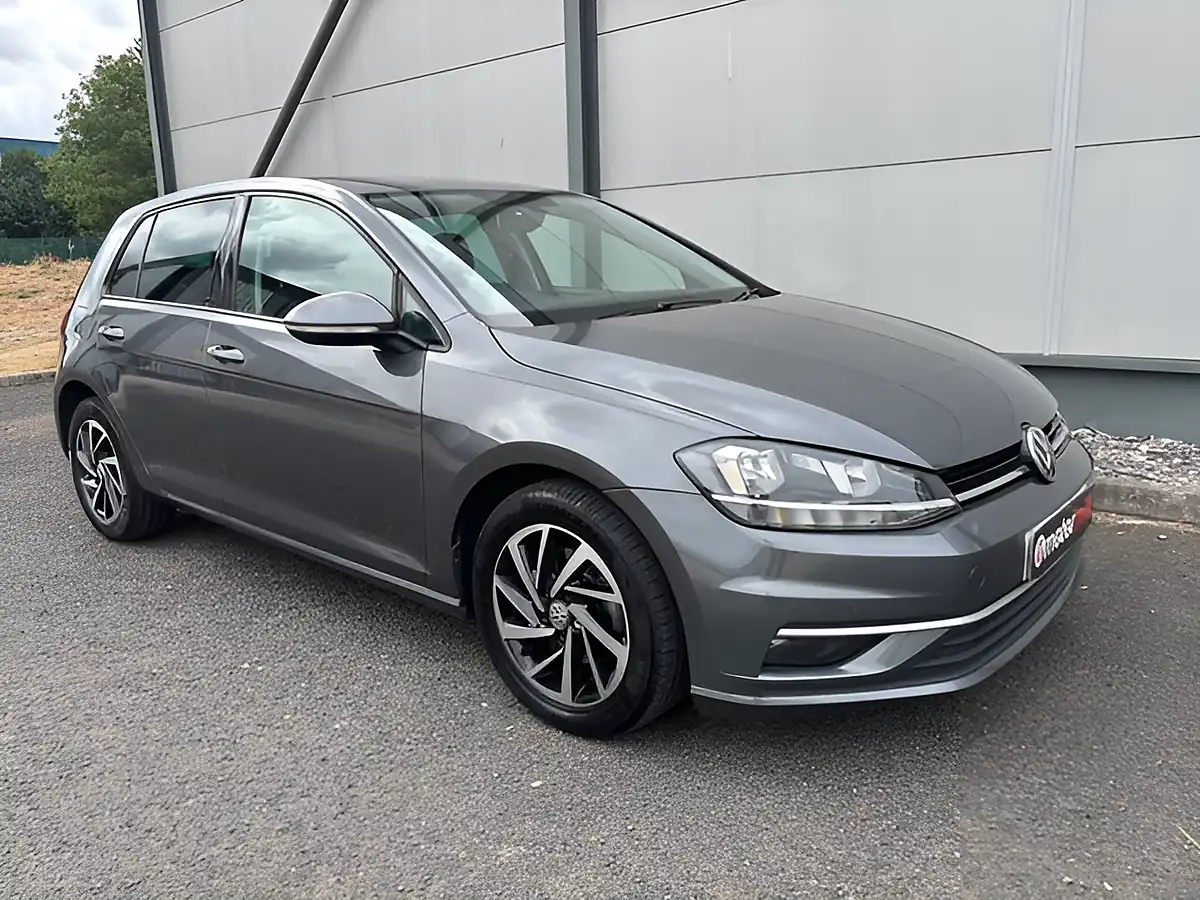 Used 2019 Volkswagen Golf Match Grey - Front View