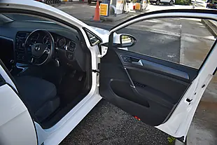 Used 2019 Volkswagen Golf Match Pure White - Interior and Exterior details 13