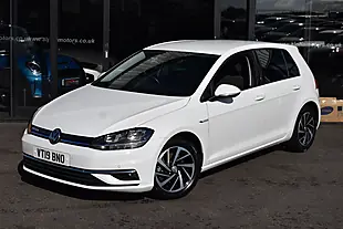 Used 2019 Volkswagen Golf Match Pure White - Interior and Exterior details 4