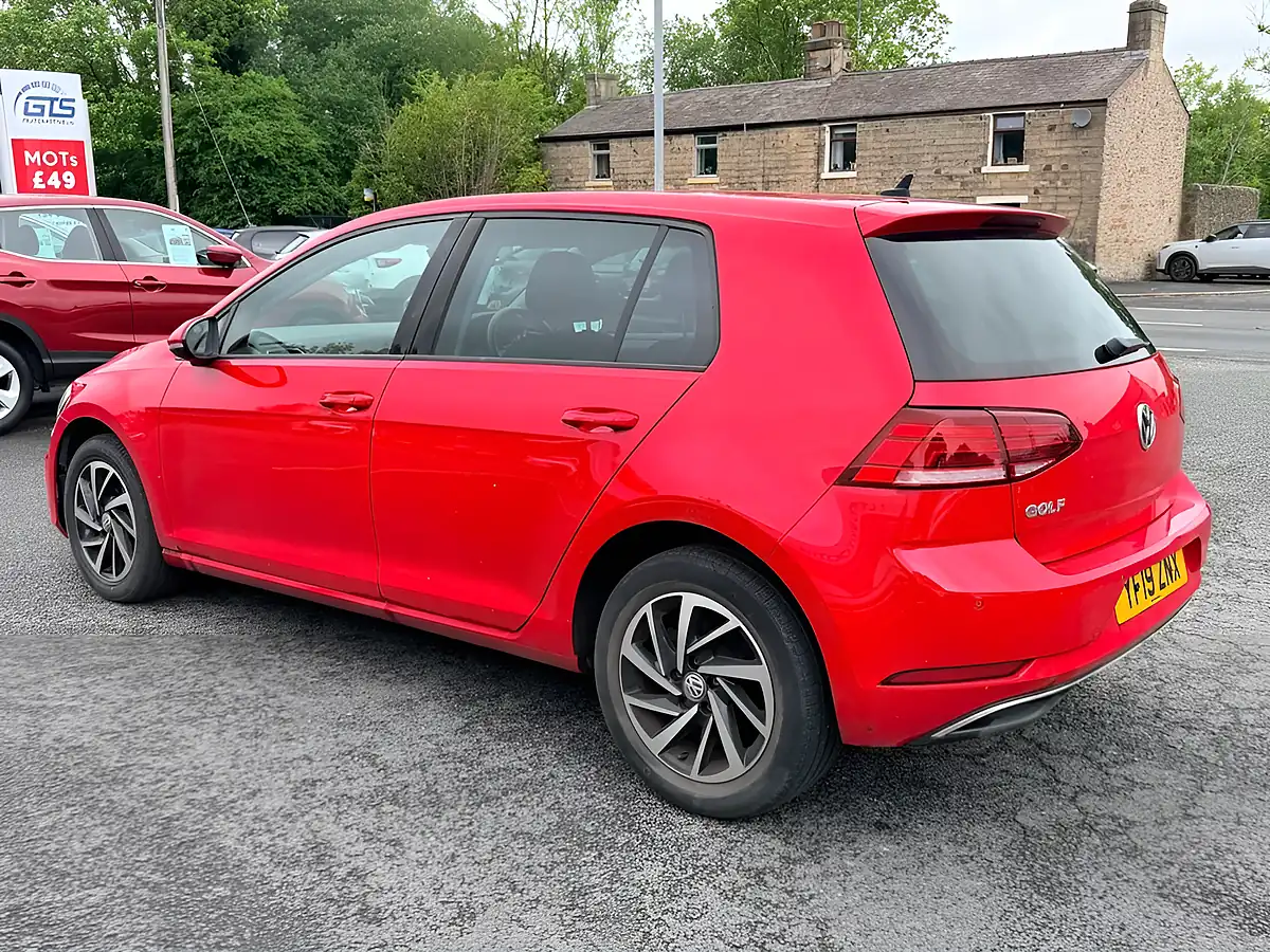 Used 2019 Volkswagen Golf Match Red - Interior and Exterior details 12