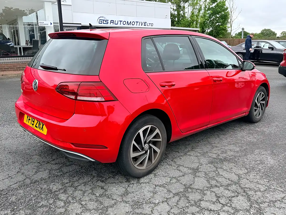 Used 2019 Volkswagen Golf Match Red - Interior and Exterior details 13