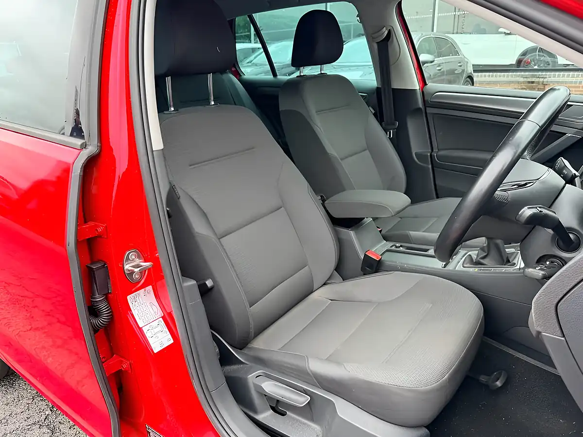 Used 2019 Volkswagen Golf Match Red - Interior and Exterior details 3