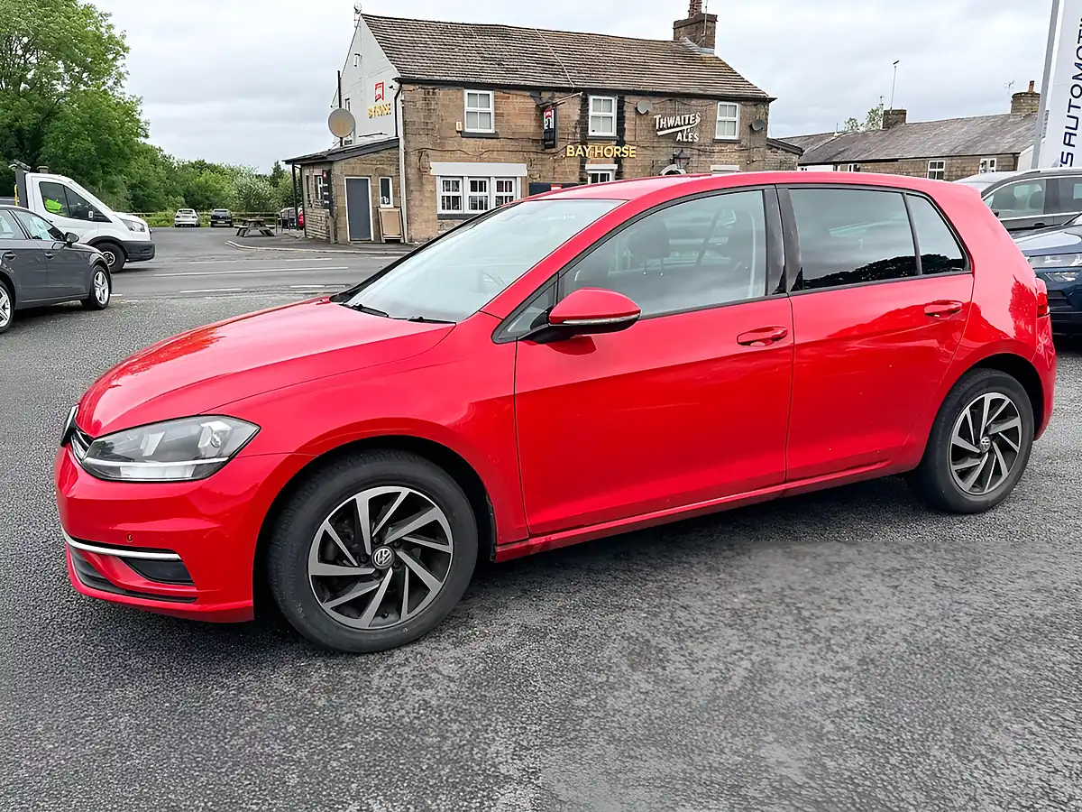 Used 2019 Volkswagen Golf Match Red - Interior and Exterior details 8