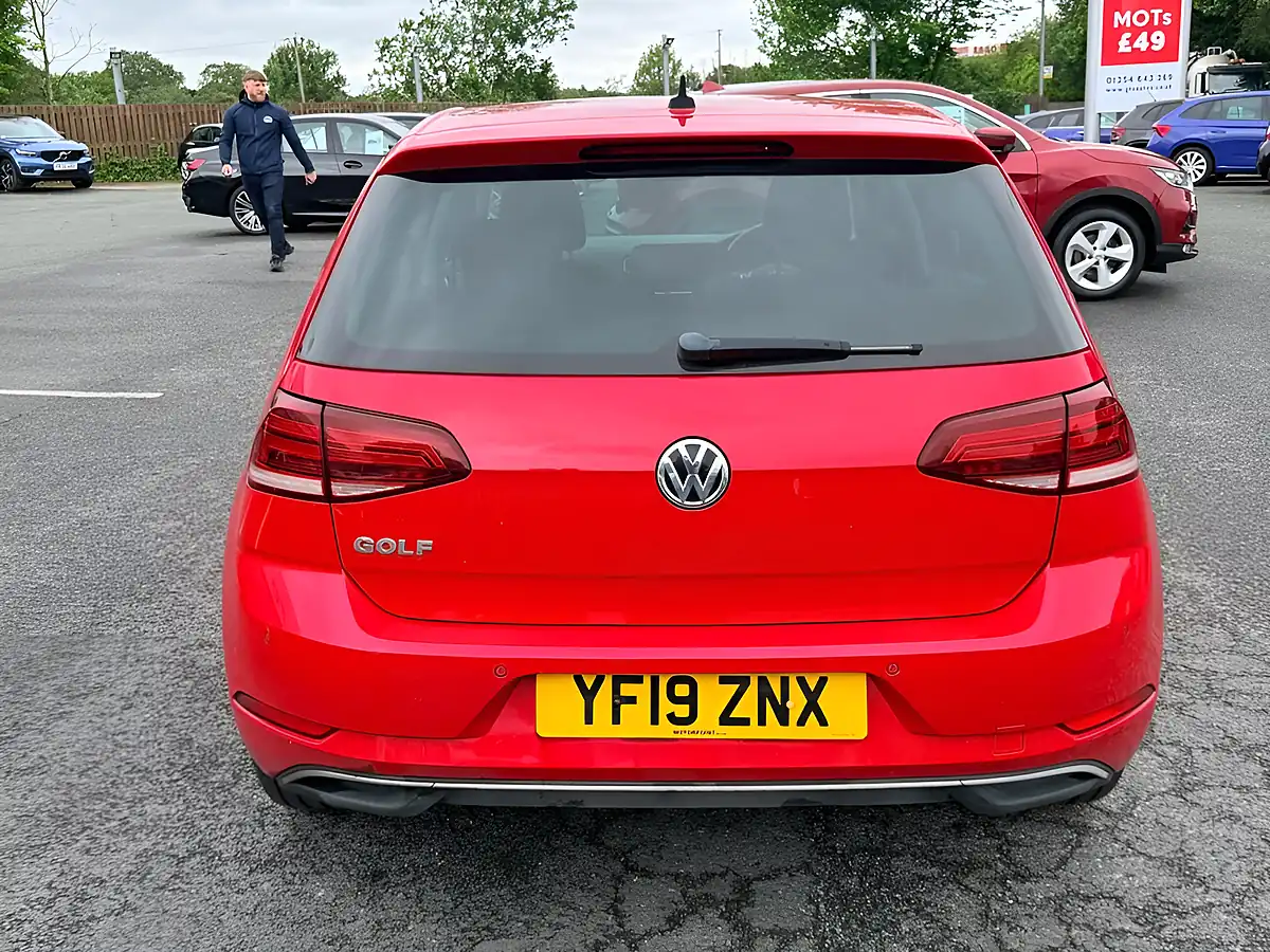 Used 2019 Volkswagen Golf Match Red - Interior and Exterior details 9