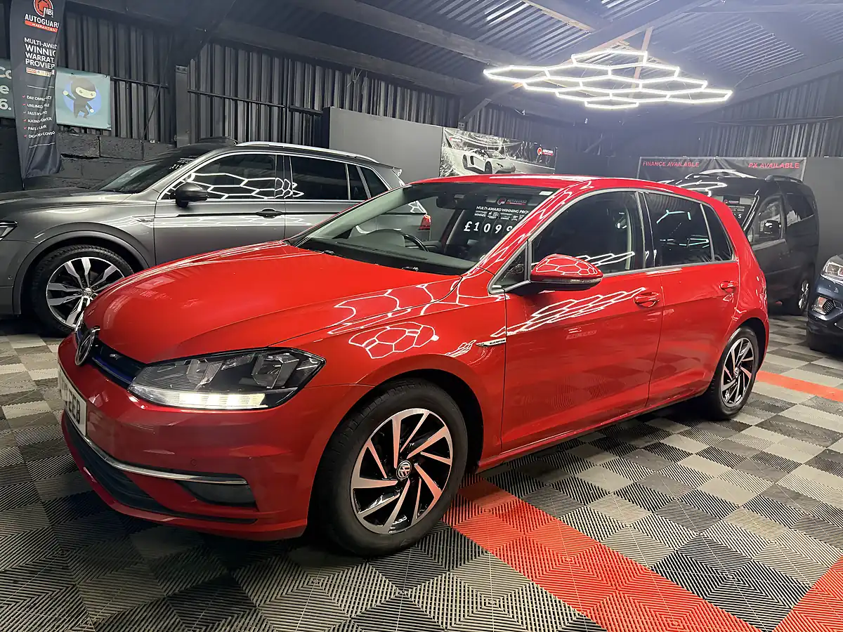 Used 2019 Volkswagen Golf Match Red - Interior and Exterior details 12