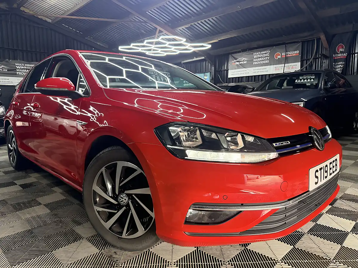 Used 2019 Volkswagen Golf Match Red - Interior and Exterior details 2