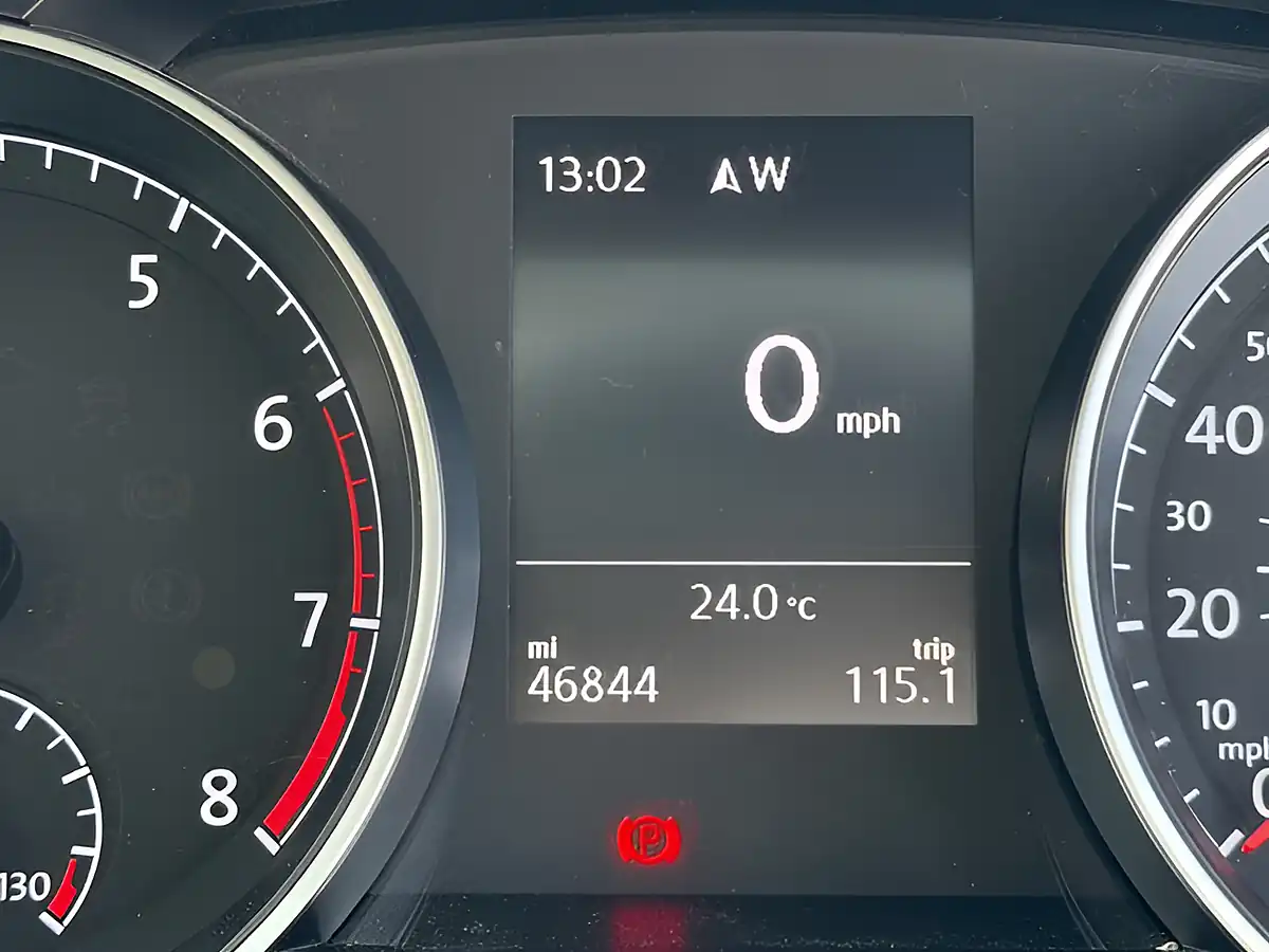 Used 2019 Volkswagen Golf Match Red - Interior and Exterior details 10