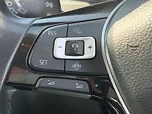 Used 2019 Volkswagen Golf Match Red - Interior and Exterior details 13