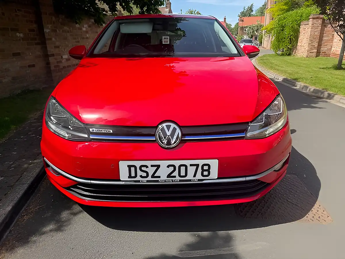 Used 2019 Volkswagen Golf Match Red - Interior and Exterior details 17