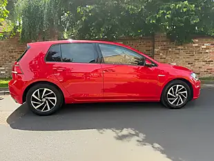 Used 2019 Volkswagen Golf Match Red - Interior and Exterior details 8