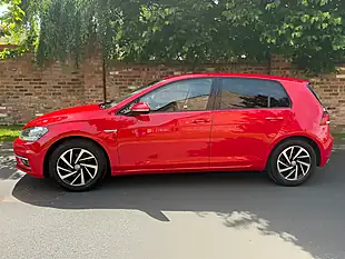 Used 2019 Volkswagen Golf Match Red - Interior and Exterior details 9