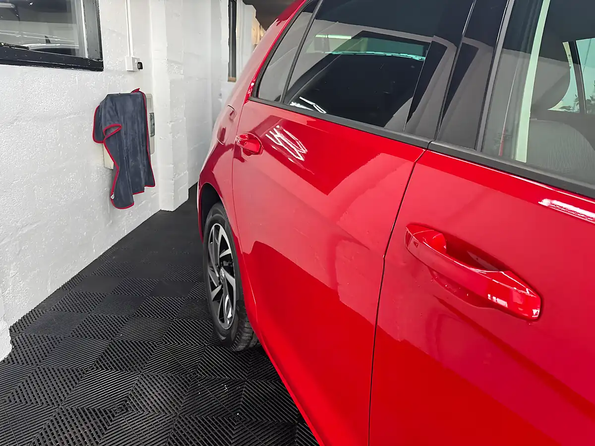 Used 2019 Volkswagen Golf Match Red - Interior and Exterior details 11