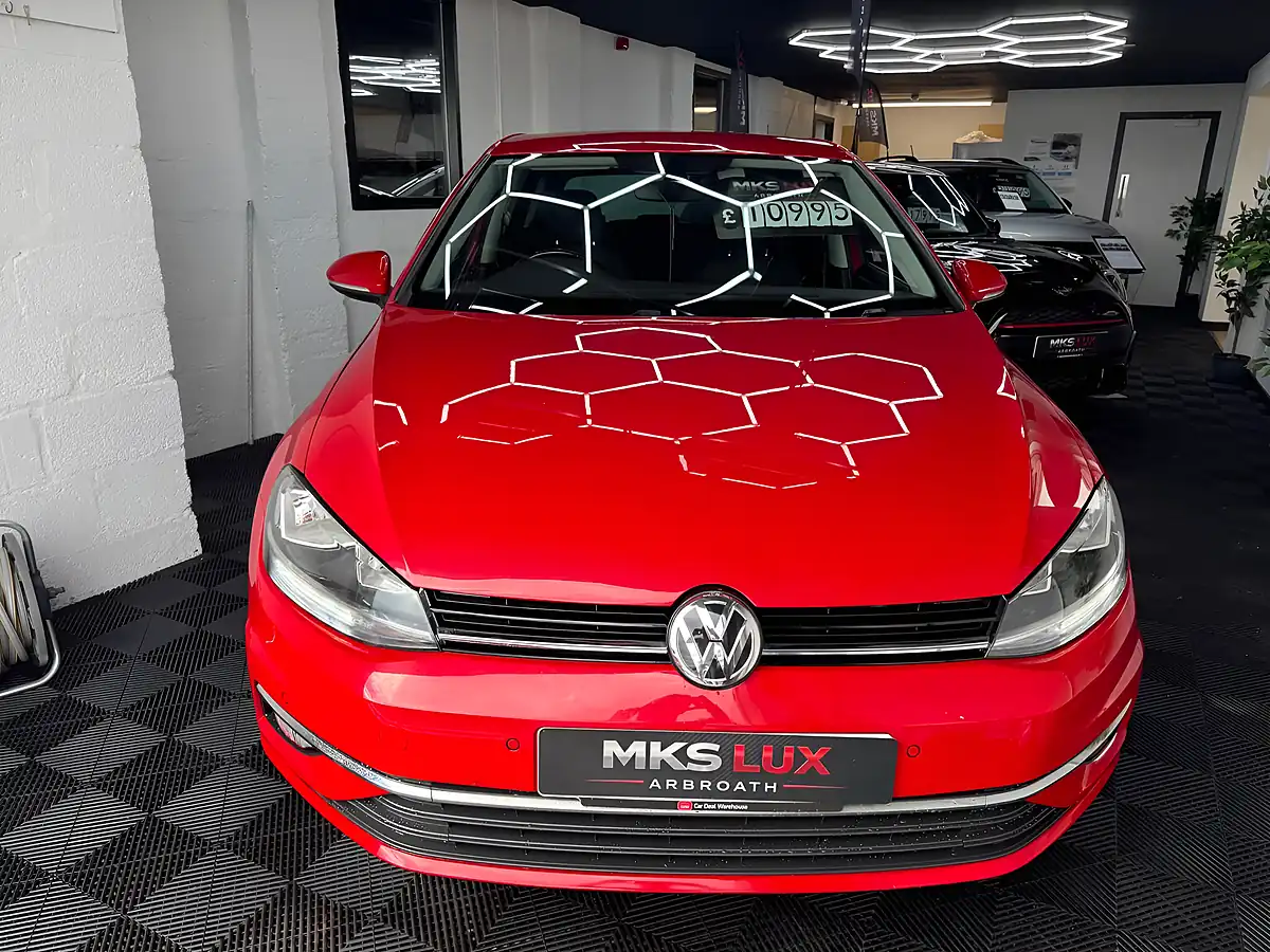 Used 2019 Volkswagen Golf Match Red - Interior and Exterior details 5