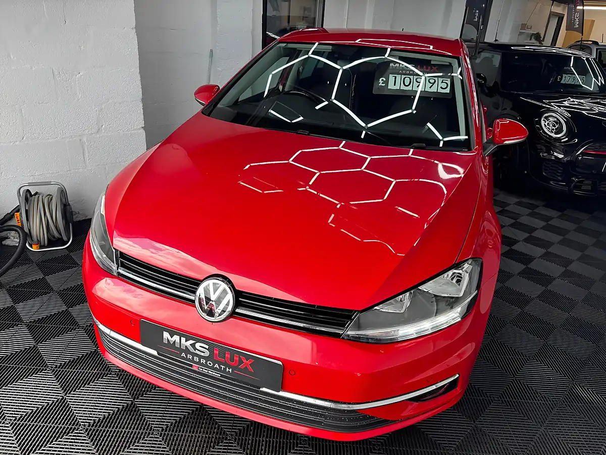 Used 2019 Volkswagen Golf Match Red - Interior and Exterior details 6