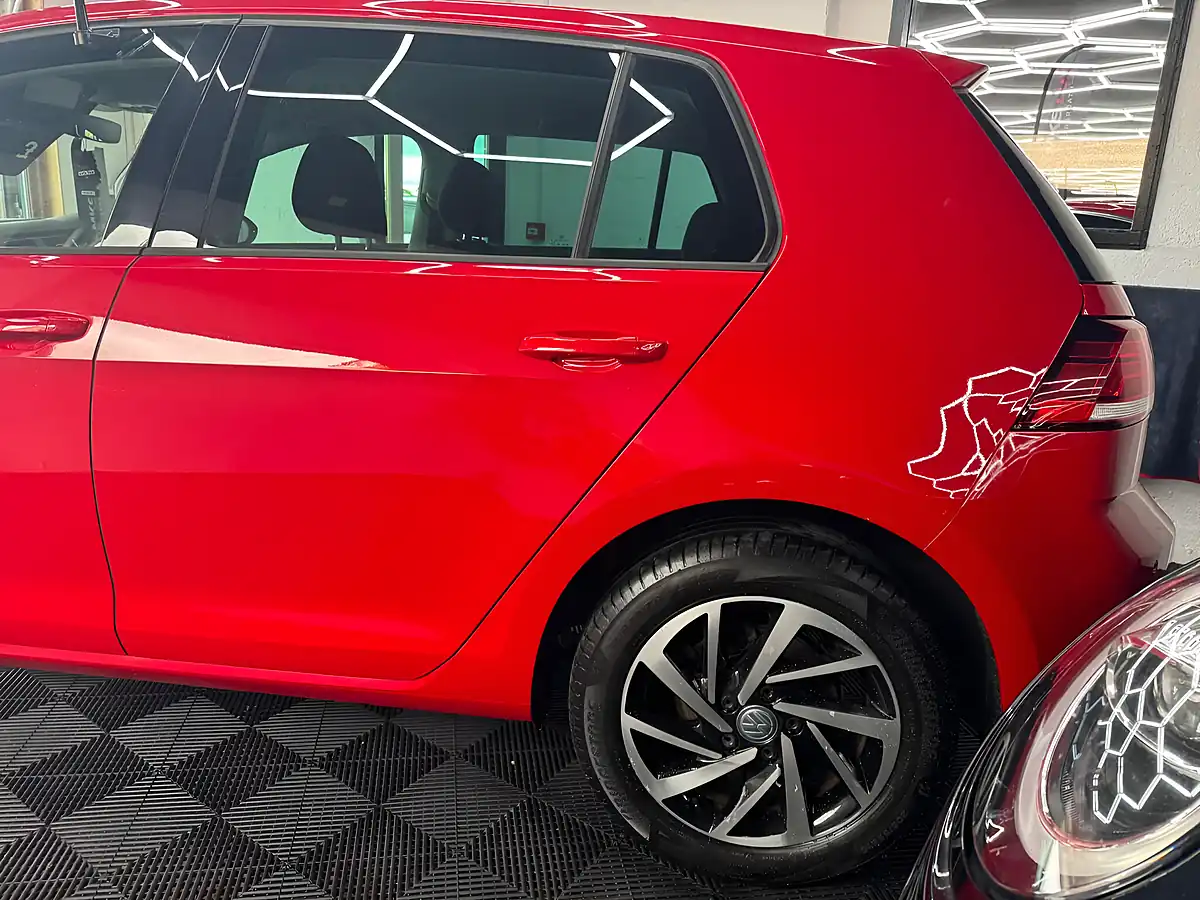 Used 2019 Volkswagen Golf Match Red - Interior and Exterior details 7