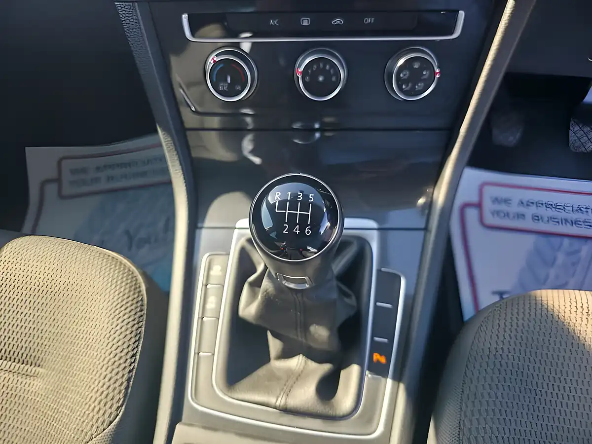 Used 2019 Volkswagen Golf Match Silver - Interior and Exterior details 14
