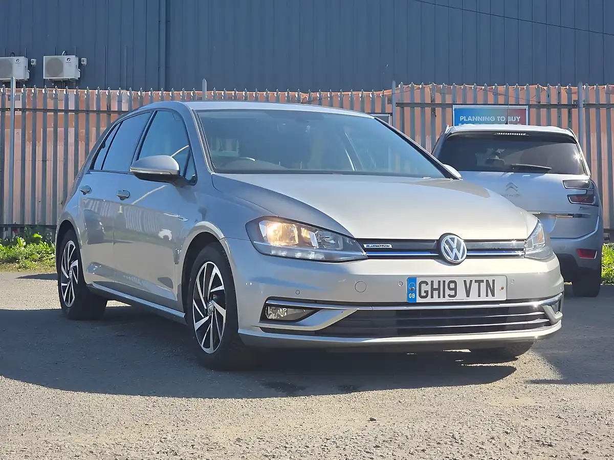 Used 2019 Volkswagen Golf Match Silver - Interior and Exterior details 16