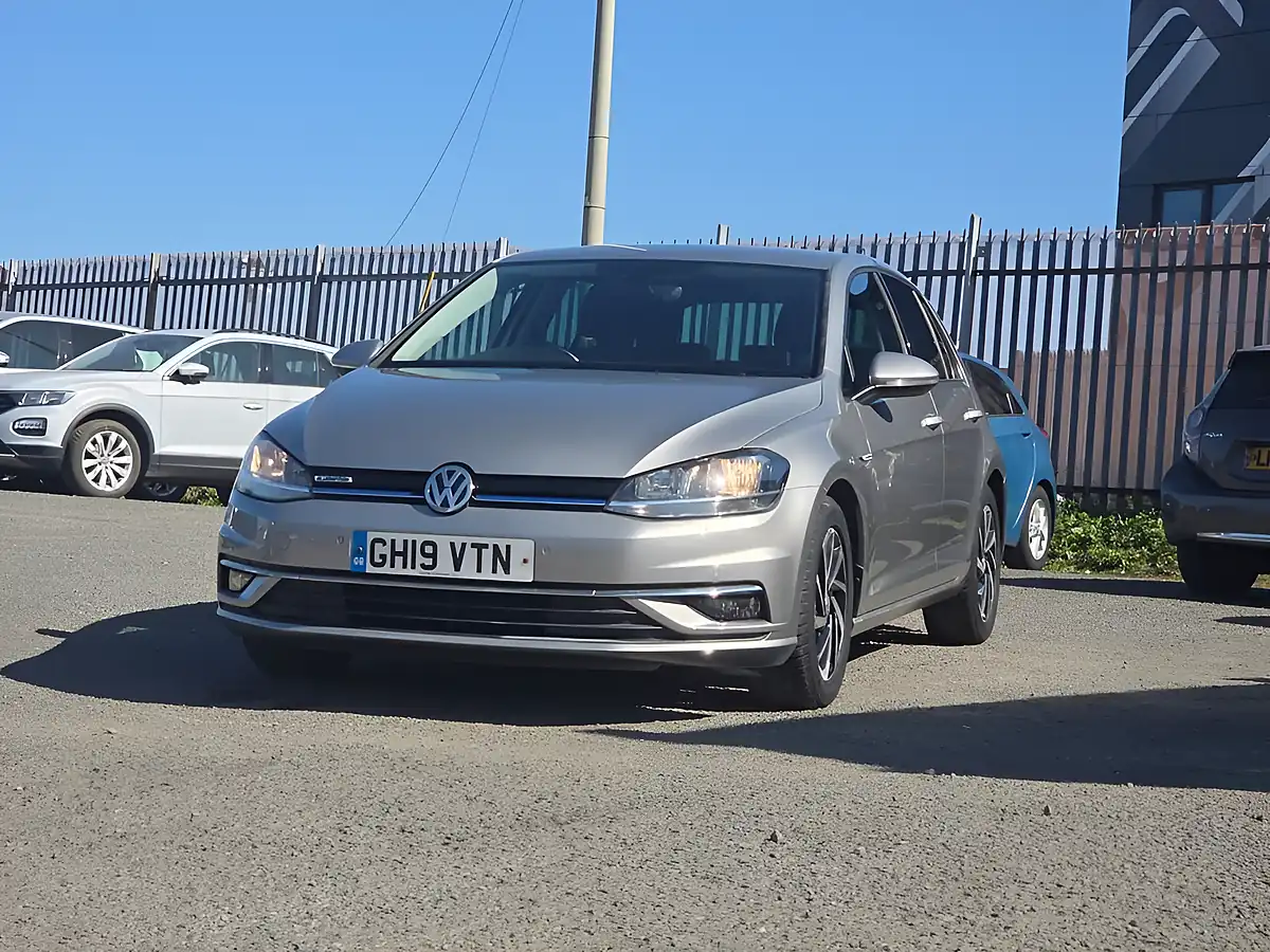 Used 2019 Volkswagen Golf Match Silver - Interior and Exterior details 2