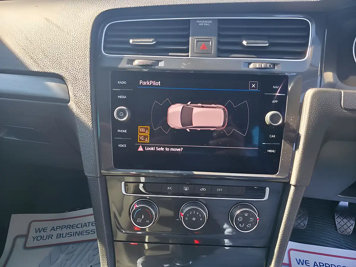 Used 2019 Volkswagen Golf Match Silver - Interior and Exterior details 8