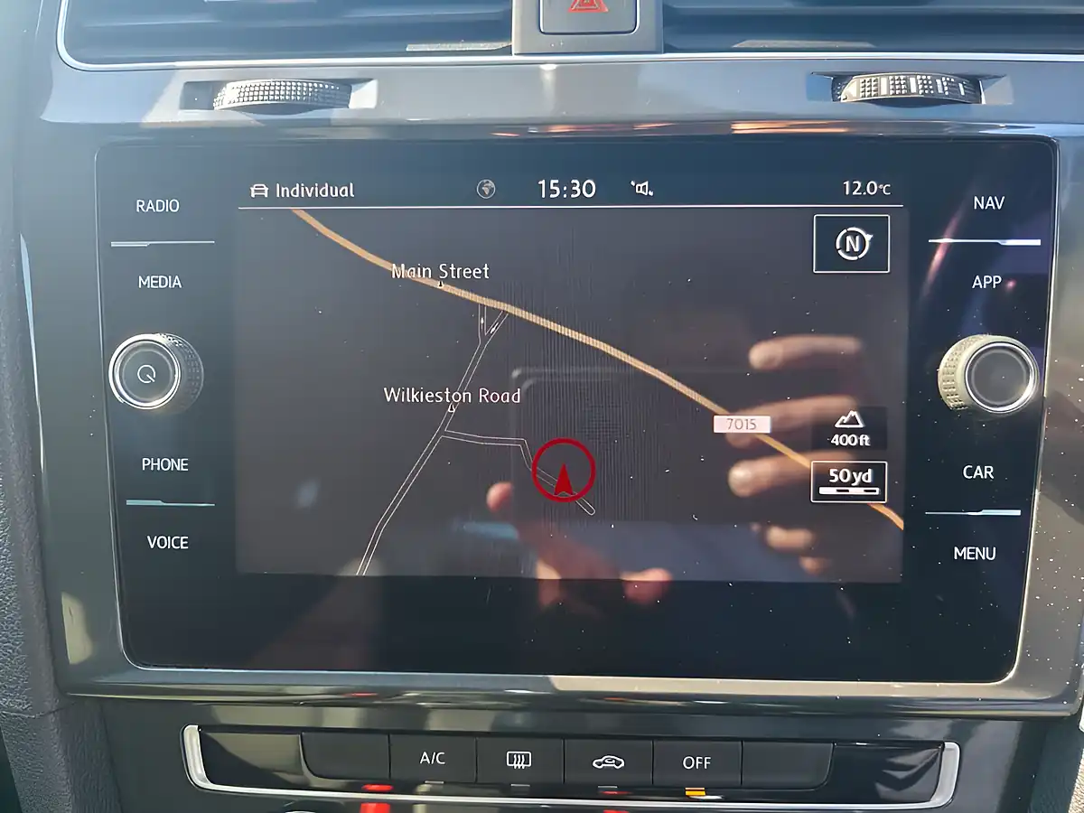 Used 2019 Volkswagen Golf Match Silver - Interior and Exterior details 9