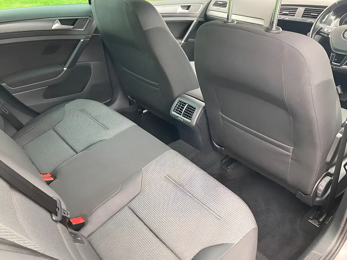 Used 2019 Volkswagen Golf Match Silver - Interior and Exterior details 10