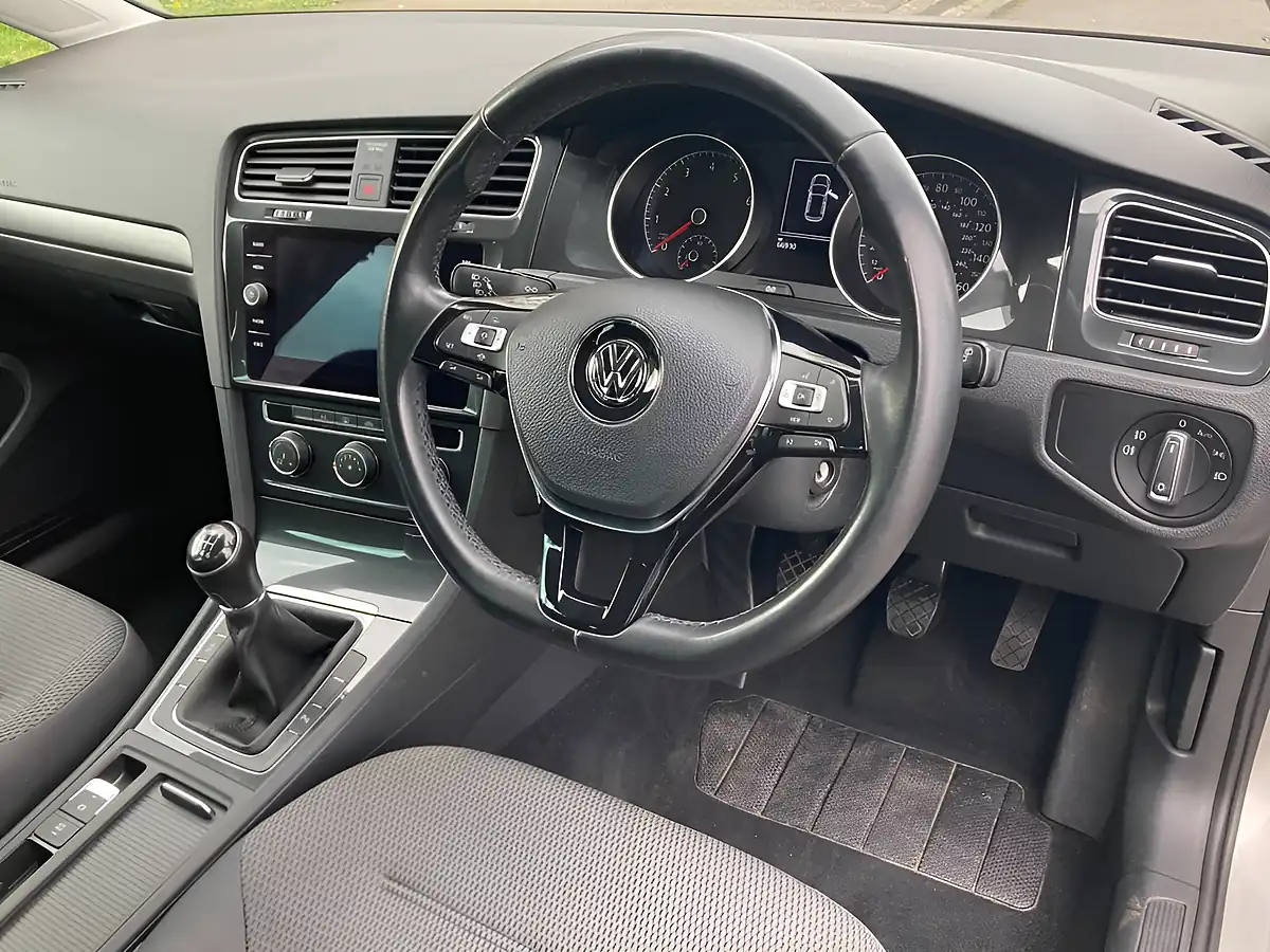 Used 2019 Volkswagen Golf Match Silver - Interior and Exterior details 12