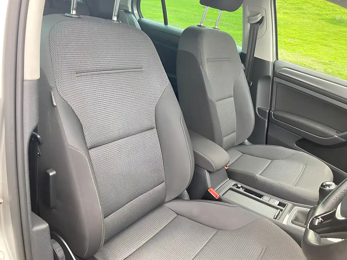 Used 2019 Volkswagen Golf Match Silver - Interior and Exterior details 13