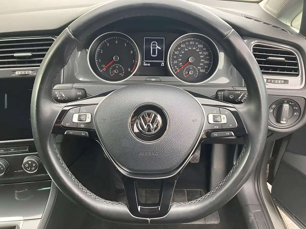 Used 2019 Volkswagen Golf Match Silver - Interior and Exterior details 15