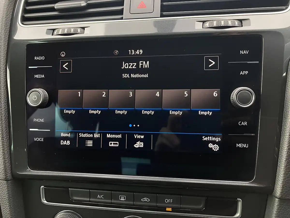 Used 2019 Volkswagen Golf Match Silver - Interior and Exterior details 19