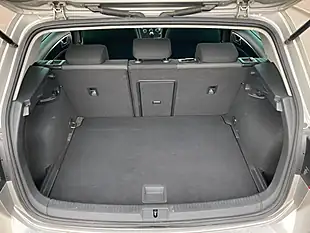 Used 2019 Volkswagen Golf Match Silver - Interior and Exterior details 9