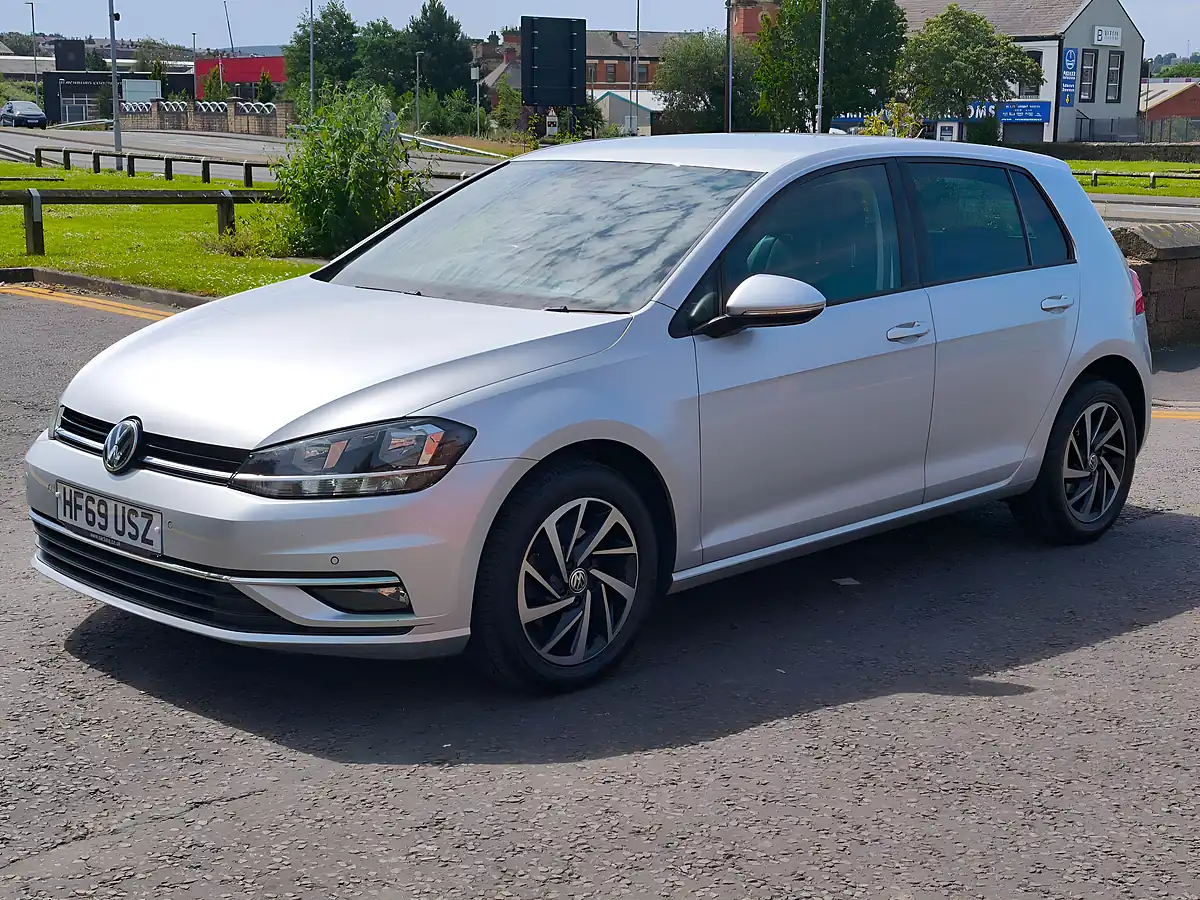 Used 2019 Volkswagen Golf Match Silver - Interior and Exterior details 10
