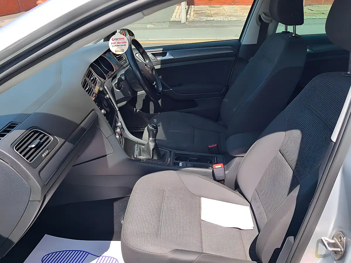 Used 2019 Volkswagen Golf Match Silver - Interior and Exterior details 16