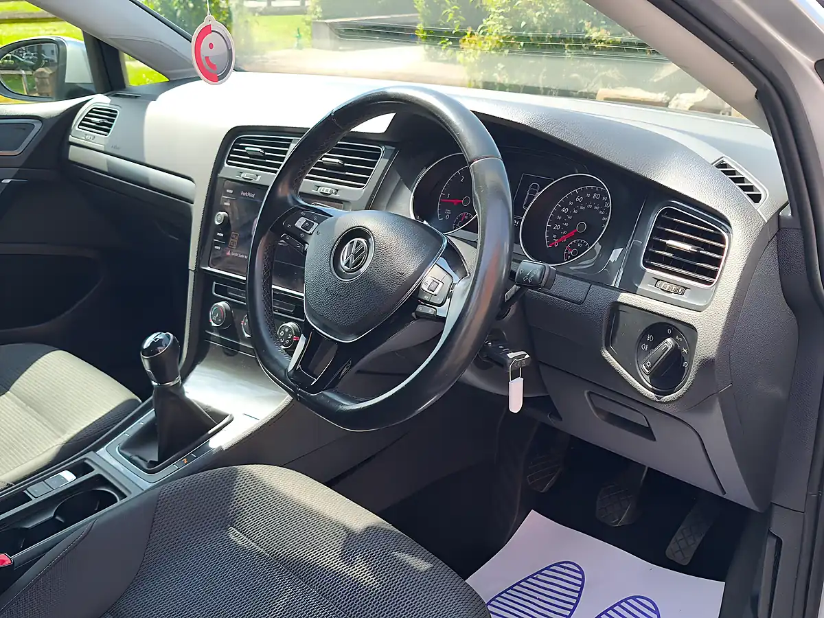Used 2019 Volkswagen Golf Match Silver - Interior and Exterior details 4