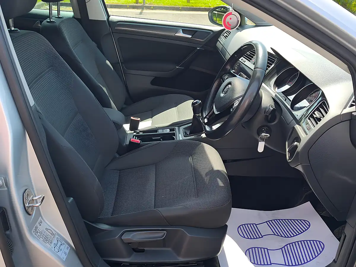 Used 2019 Volkswagen Golf Match Silver - Interior and Exterior details 8